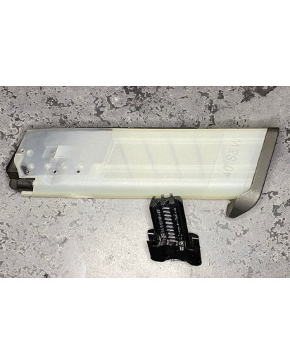 H&K USP Expert .40_10_16(U-12) Block is for the Funnel Jet magazine only.