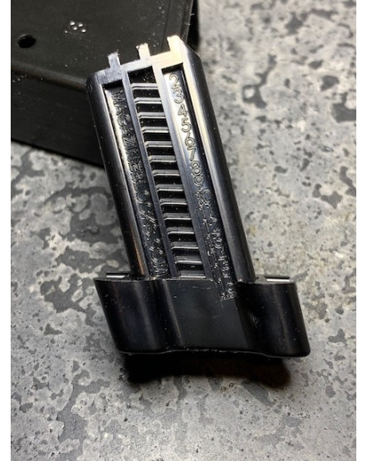 Sig P226 10 round limiter for Mec-Gar 18 round 9mm magazines. 