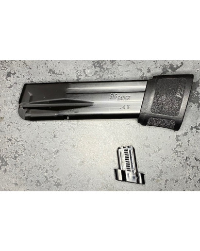 Sig Sauer P227_10_14(U-11.5) For is for the .45acp magazines.
