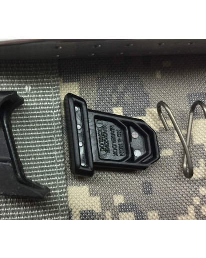 XDM 10/13 Magazine Capacity Limiter. Fits the 13 round magazine and limits it to hold 10 rounds. 